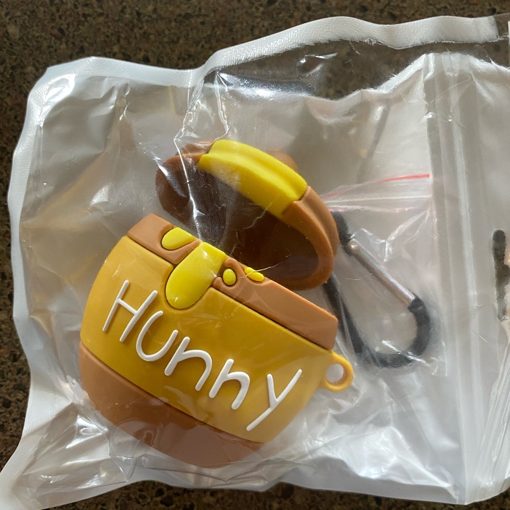 AirPod case 🍯🐝